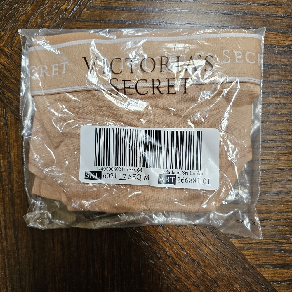 Victoria’s Secret Logo Cotton Hiphugger Panty size M NEW, 3 pairs